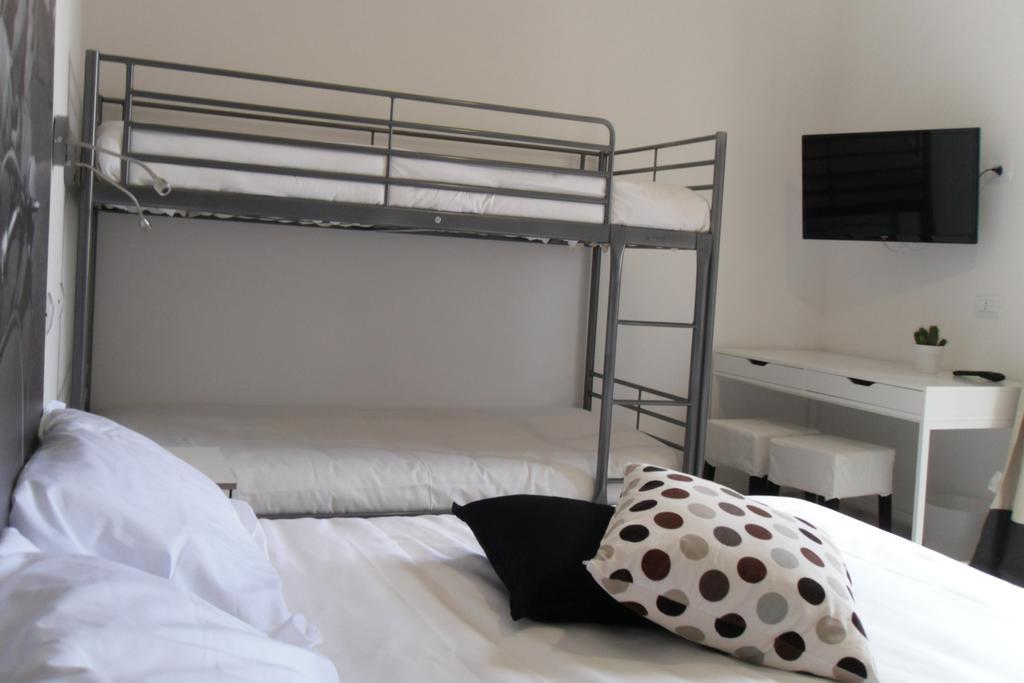 5 Rooms Affittacamere Civitavecchia Room photo